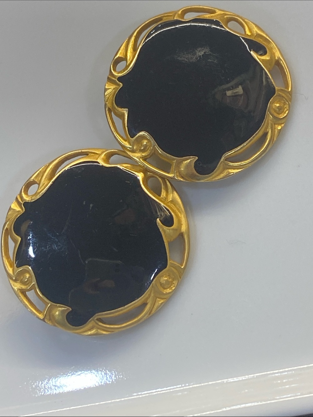 Vintage Lia Black Enamel Round Clip Earrings - Picture 5 of 5
